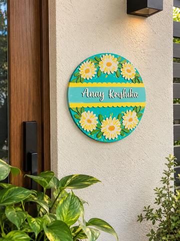 Personalised White Daisy Round Wooden NamePlate